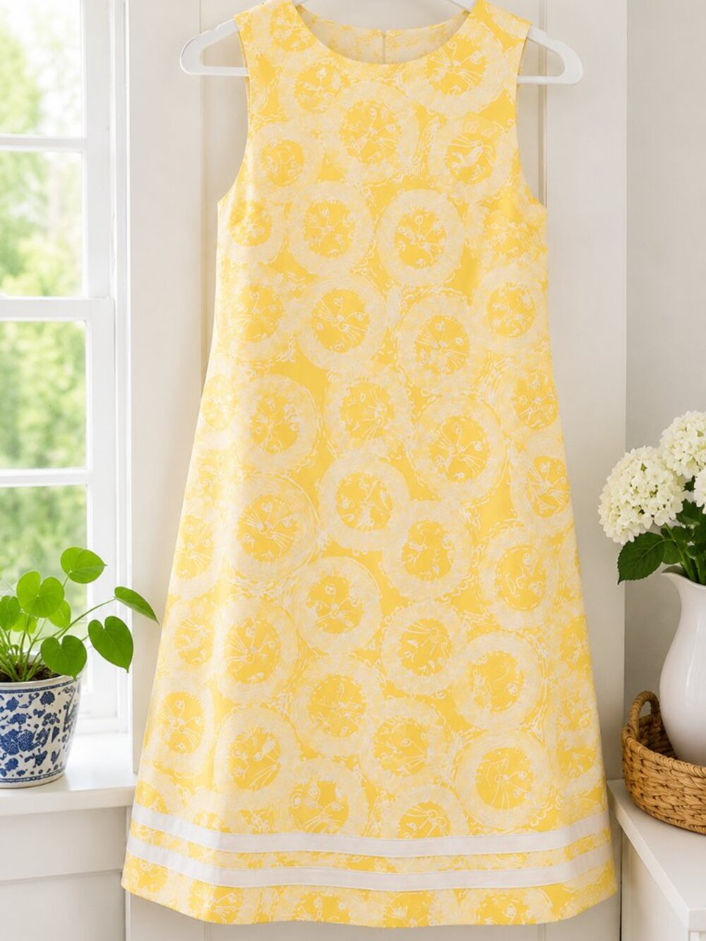 Vintage Lilly Dress, Yellow Lion design, Rare Novelty Print, Size 4